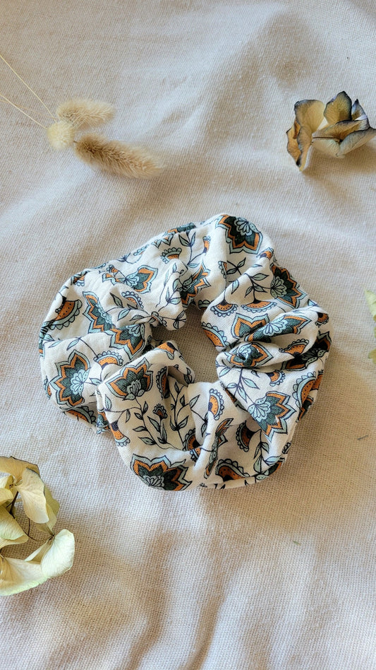 Chouchou en coton cousu main – Accessoire cheveux pratique et durable